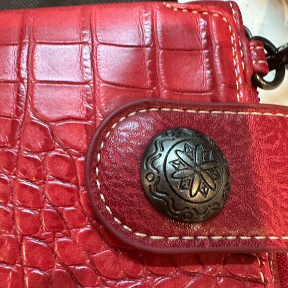 Montana West Red Leather Alligator Pattern Crossbody Wallet With Strap - Picture 10 of 11